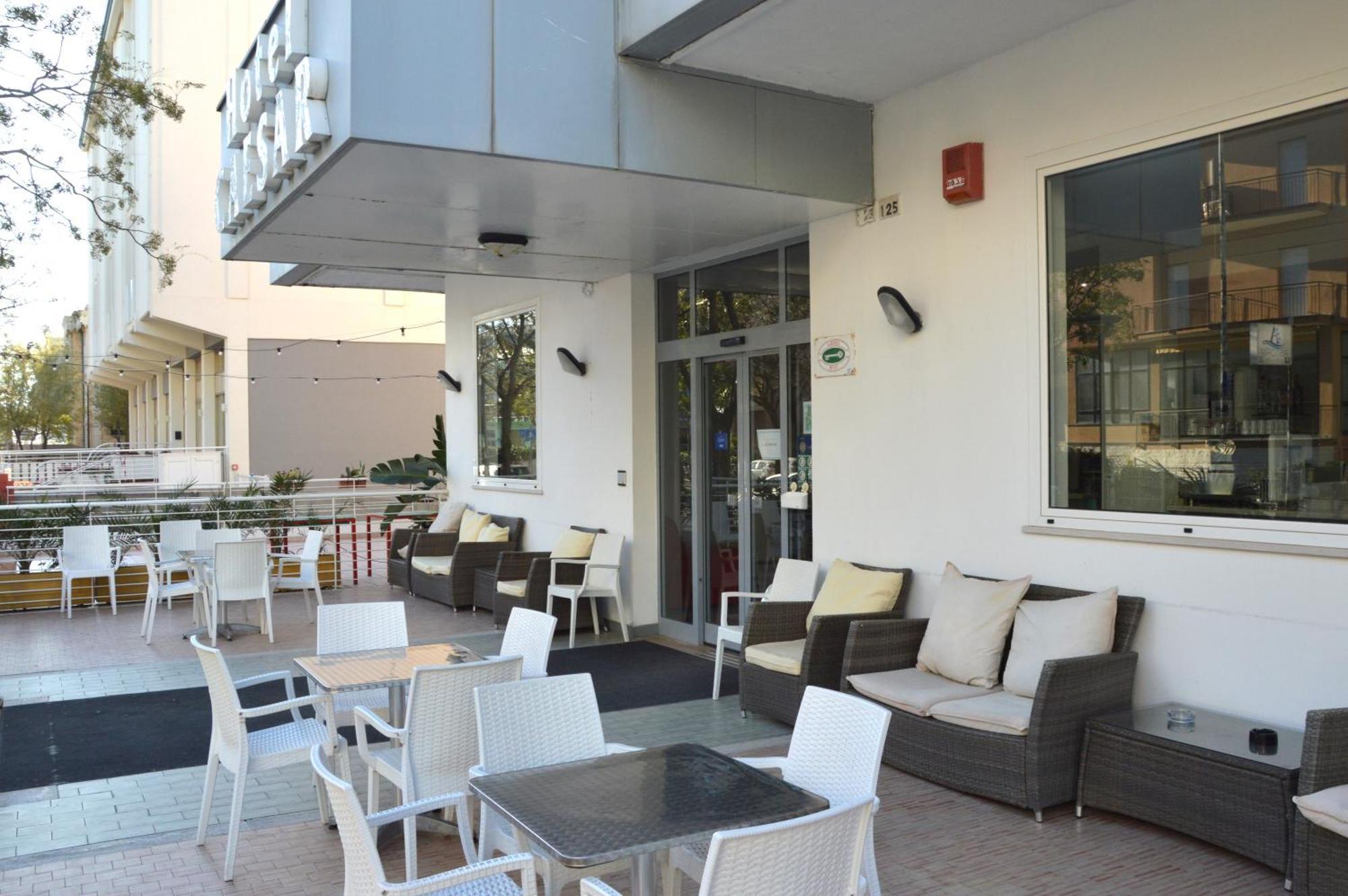 Hotel Caesar Pesaro Exterior foto